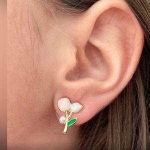 - 🌸Pink and White  Tulip Pearl Earrings 🌸